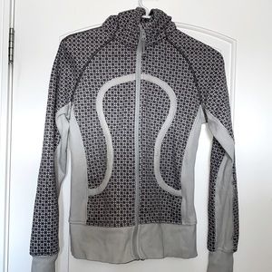 LULULEMON Scuba sweater size 6